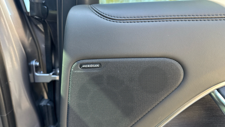 Land Rover Range Rover 3.0 D300 SE 4dr Auto Diesel Estate